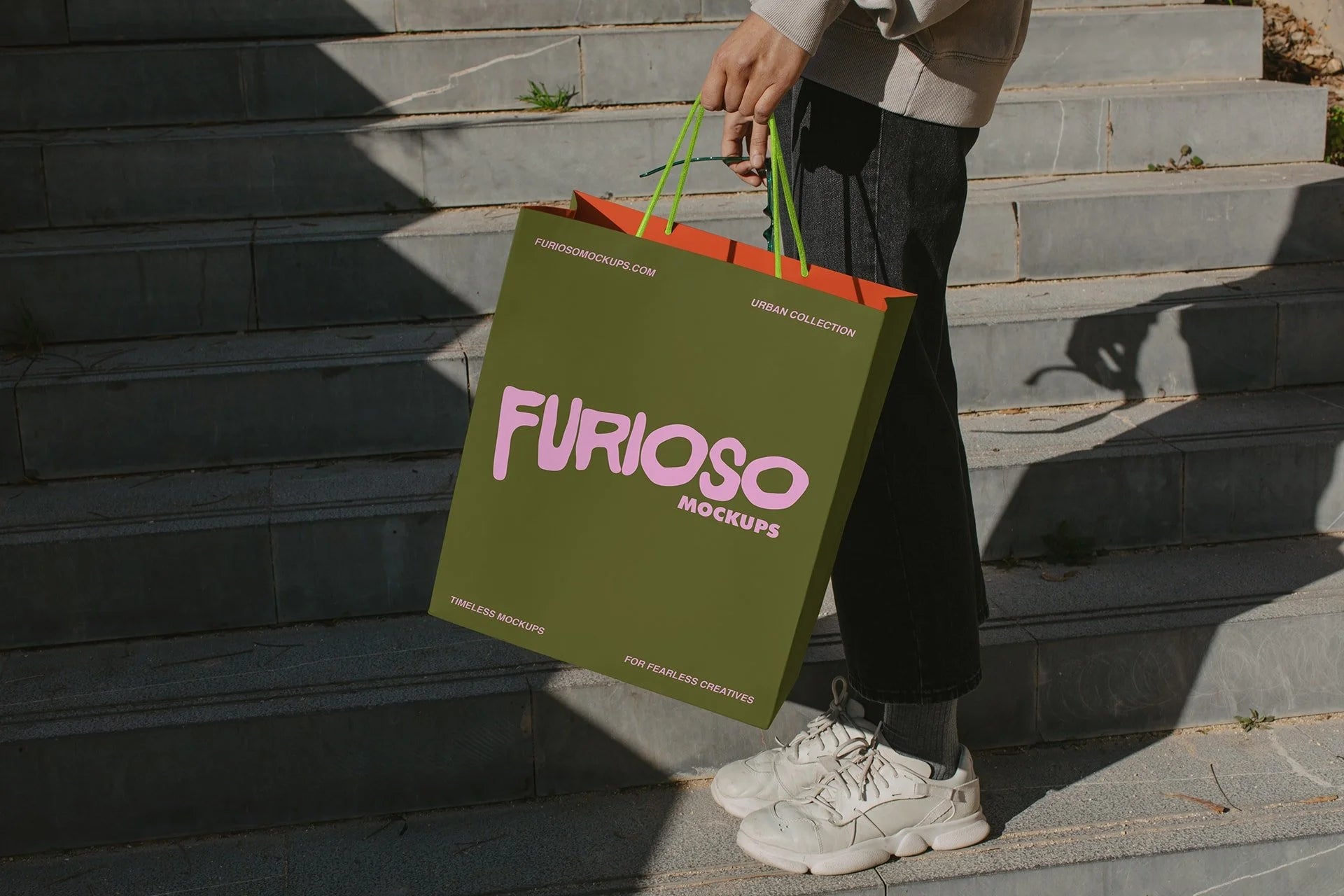Shopping Bag Mockup 01UC PSD mockup from the Urban Collection – FURIOSO