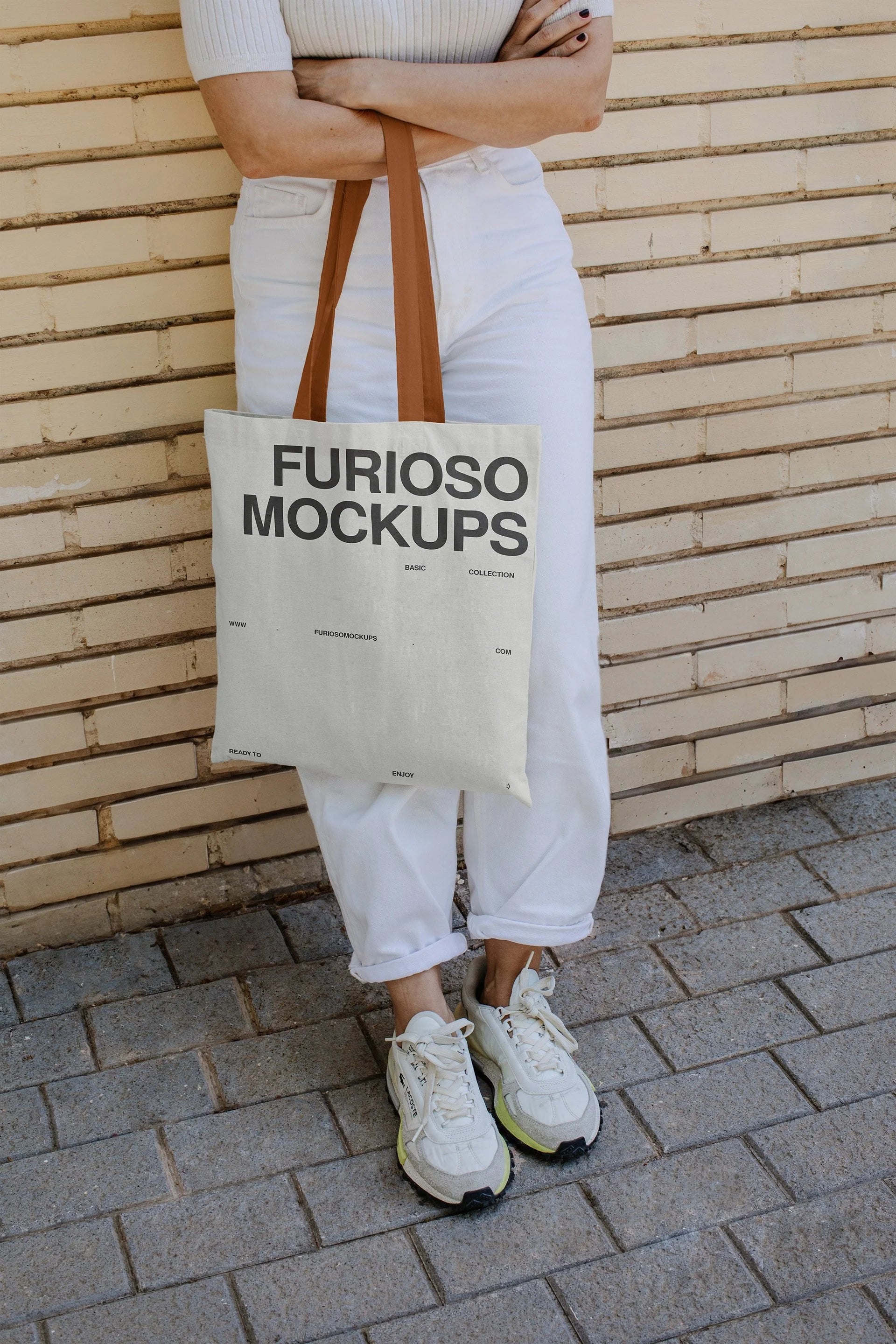 Tote Bag Mockup 05FM PSD mockup from the Basic Collection – FURIOSO